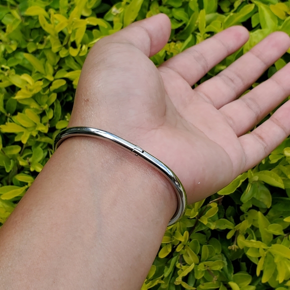 High Quality Stainless Steel Siver Bracelet - Picture 3 of 7